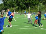 Laatste training S.K.N.W.K. JO11-1JM van seizoen 2022-2023 (partijtje tegen de ouders) (23/221)